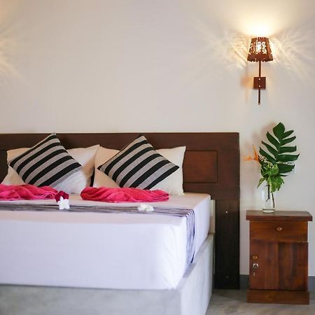 Emma'S Sea View Apartment ดิคเวลลา ภายนอก รูปภาพ